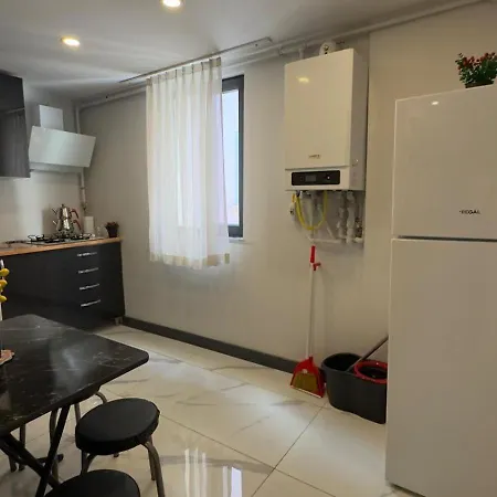 Oeztatli Apartment *