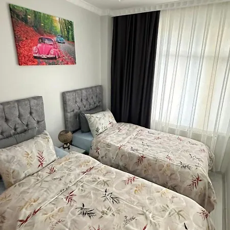 Oeztatli イスタンブール