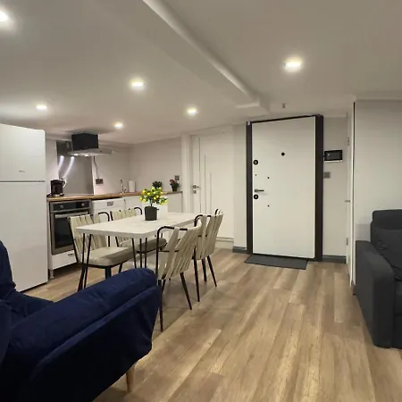 Oeztatli Apartment